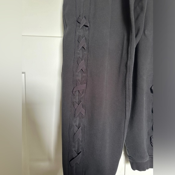 Lululemon Scuba Joggers - Picture 3 of 3